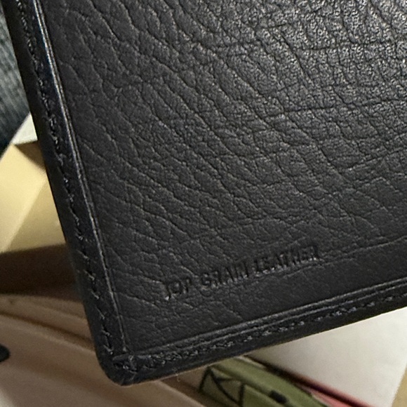 Perry Ellis Black Leather Tri-Fold Wallet - Picture 10 of 10